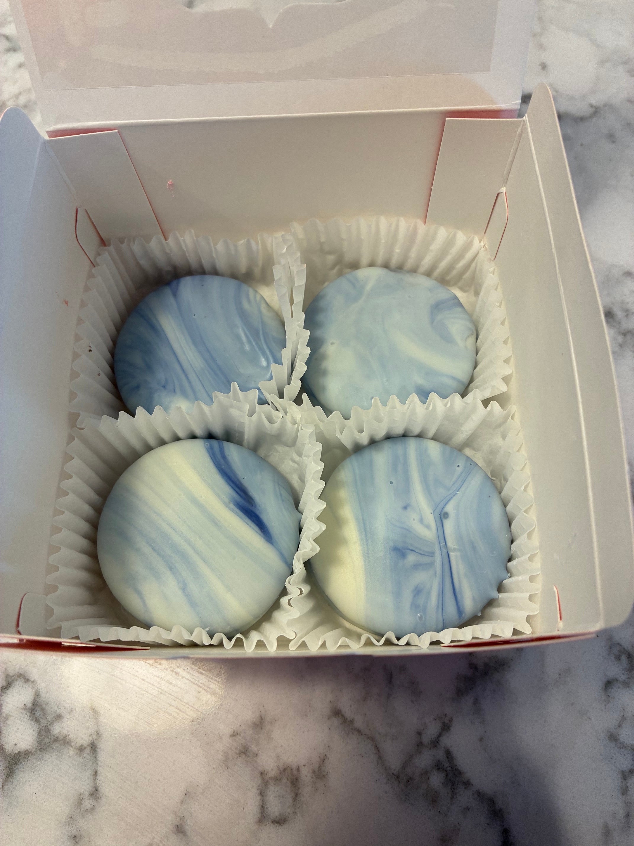 Marble (b) Vanilla Candy Coating Dipped Oreo 4 Pack